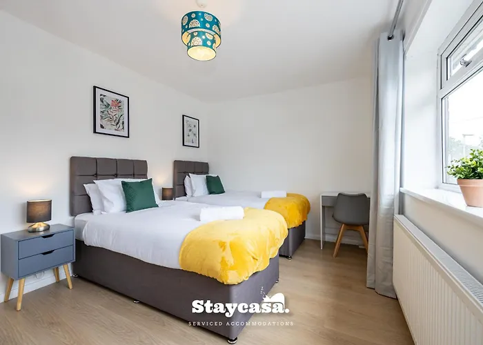 Spacious Cosy Cove With Large Driveway And Garden