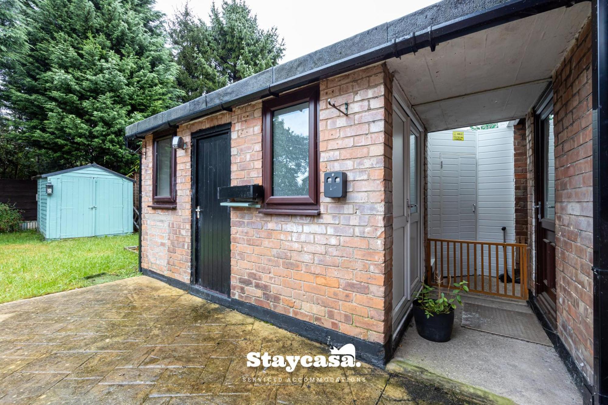 Holiday home Spacious Cosy Cove With Large Driveway And Garden Wythenshawe