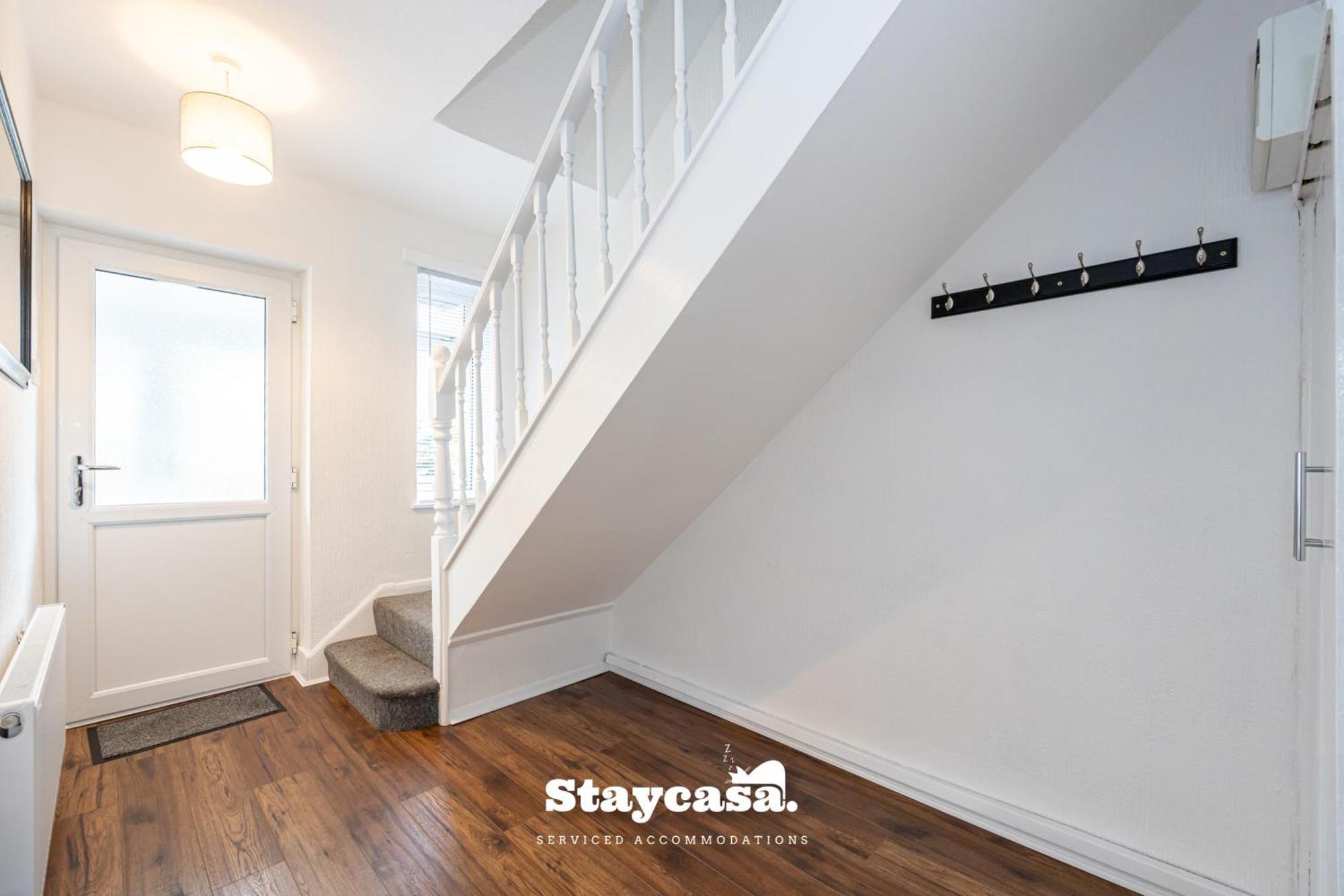 Spacious Cosy Cove With Large Driveway And Garden Wythenshawe