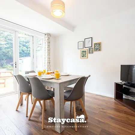 Spacious Cosy Cove With Large Driveway And Garden Wythenshawe Buitenkant foto