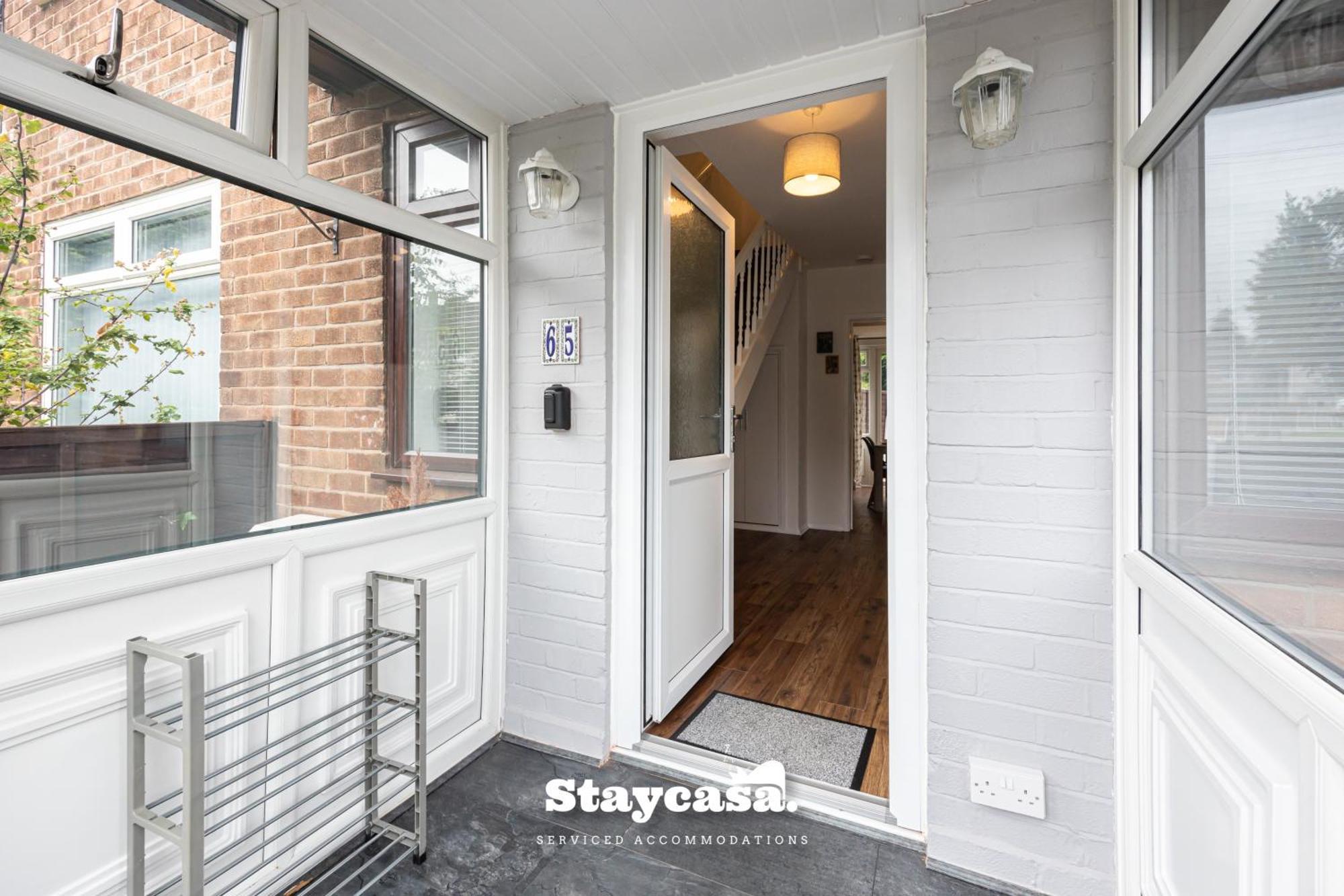 Spacious Cosy Cove With Large Driveway And Garden Holiday home *