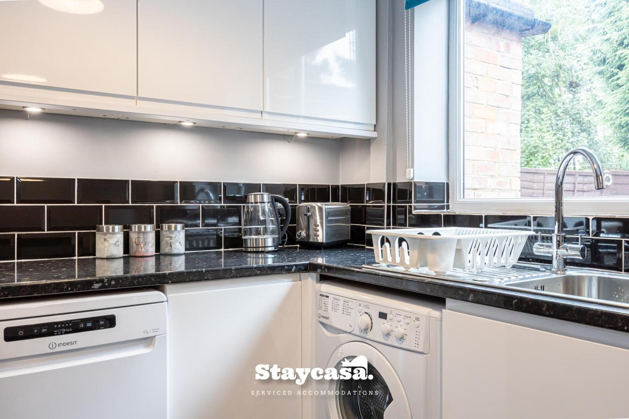 Spacious Cosy Cove With Large Driveway And Garden
