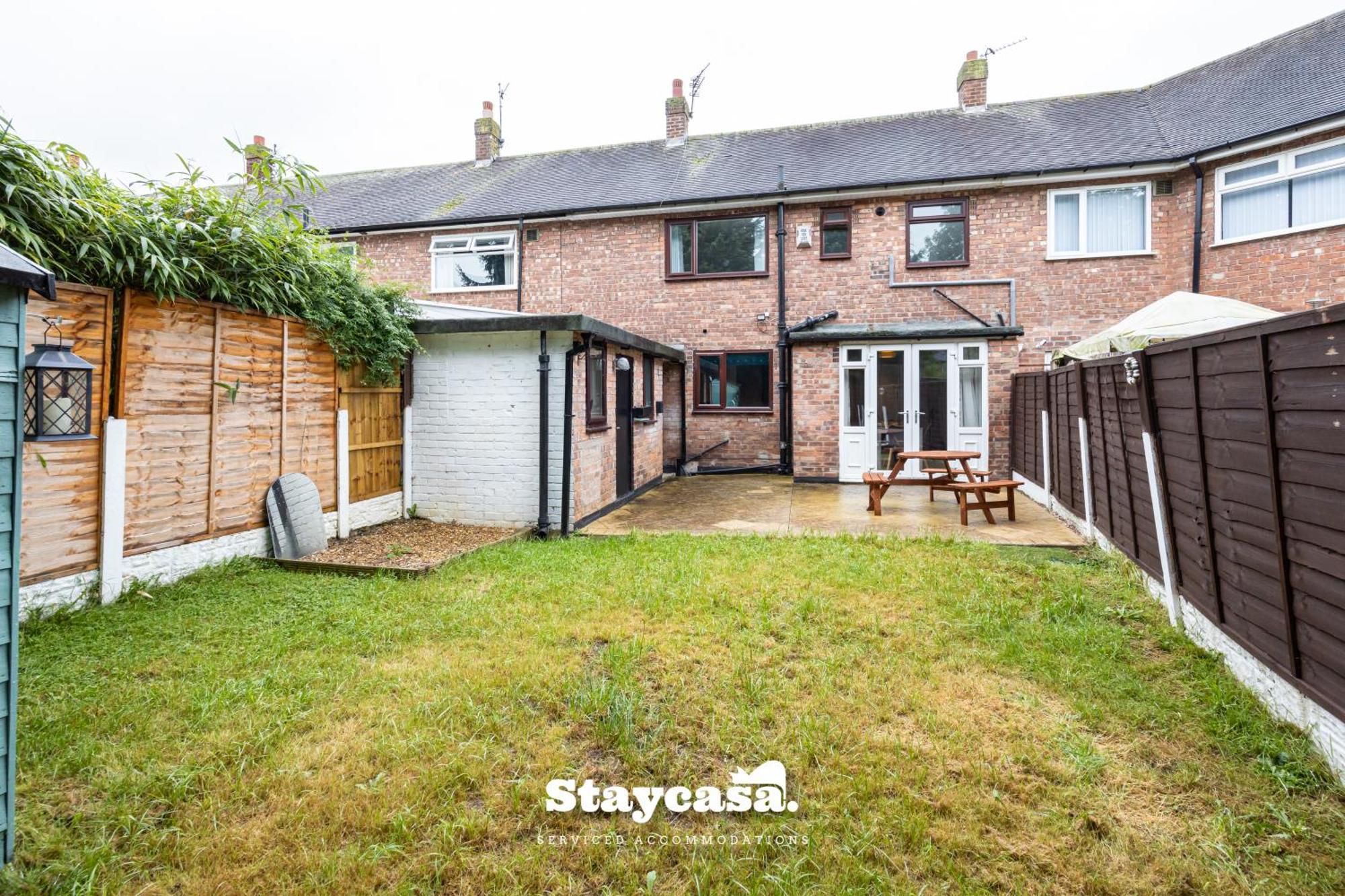 Holiday home Spacious Cosy Cove With Large Driveway And Garden Wythenshawe
