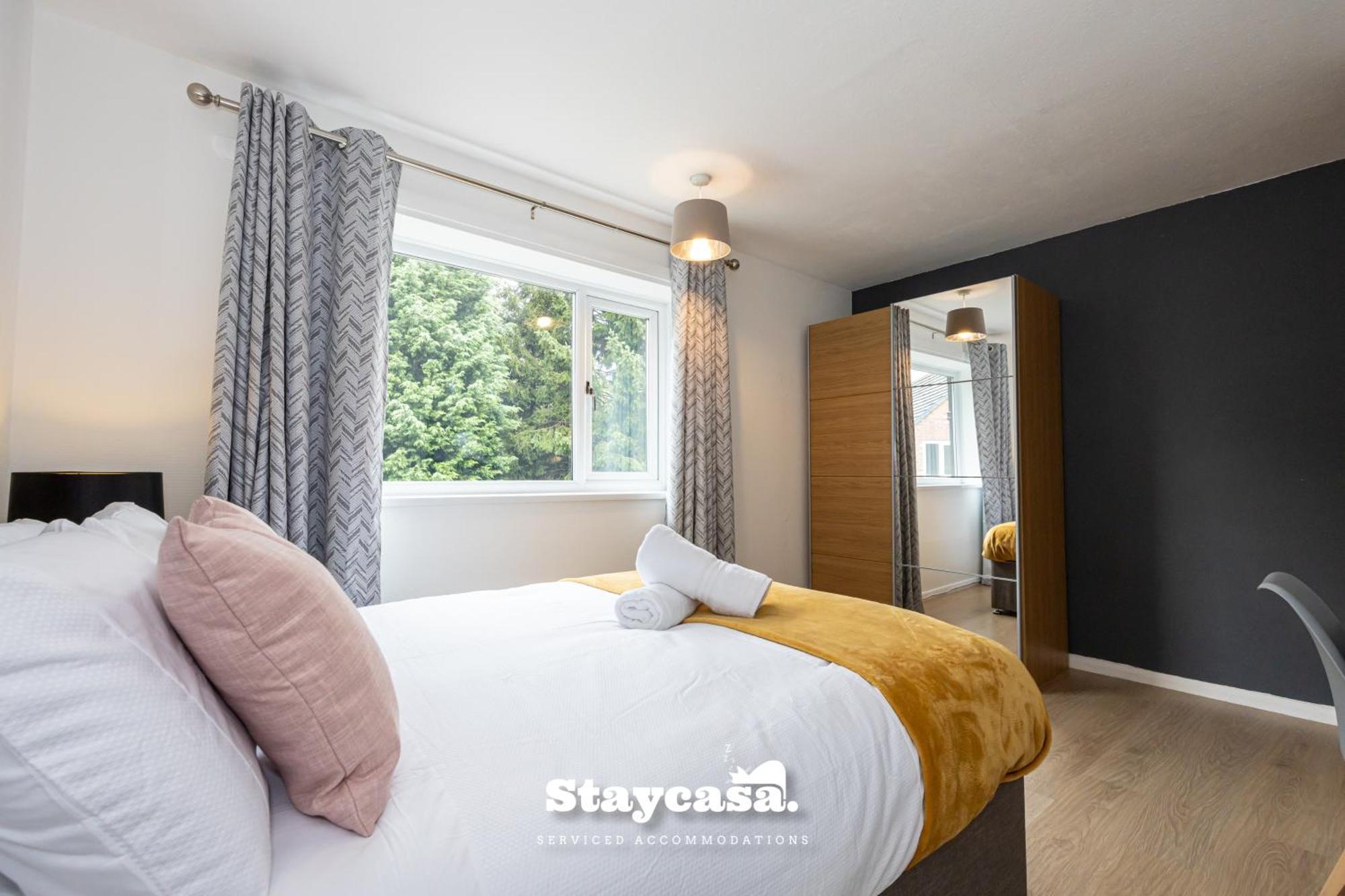 Spacious Cosy Cove With Large Driveway And Garden Wythenshawe
