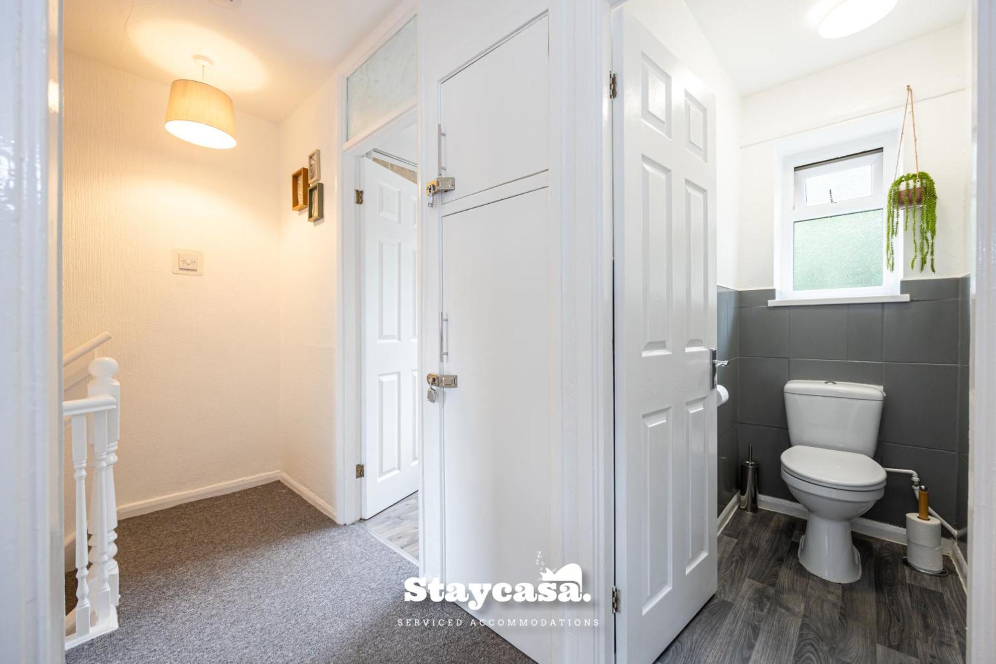Spacious Cosy Cove With Large Driveway And Garden * Wythenshawe