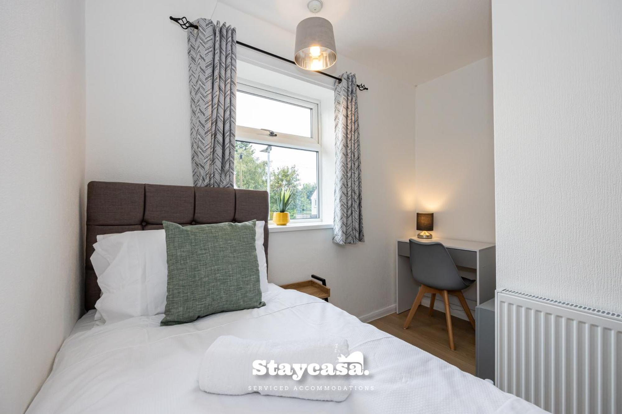 Spacious Cosy Cove With Large Driveway And Garden Holiday home