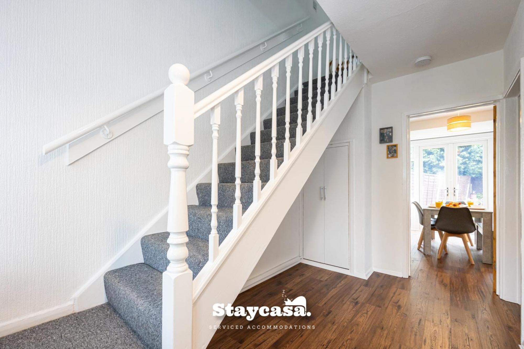 Spacious Cosy Cove With Large Driveway And Garden Holiday home